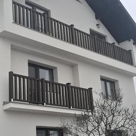 Casa Carmen Hotel โปเยนิเลซี ภายนอก รูปภาพ