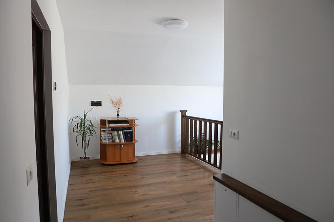 Casa Carmen Hotel โปเยนิเลซี ภายนอก รูปภาพ