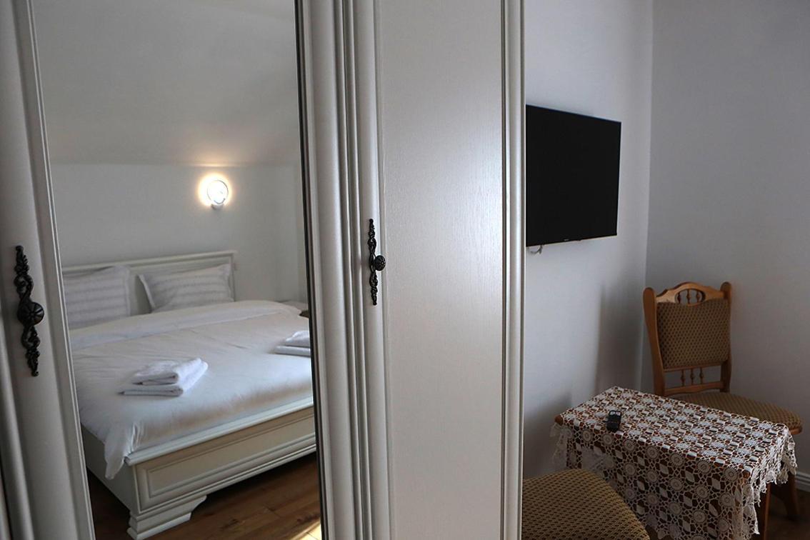 Casa Carmen Hotel โปเยนิเลซี ภายนอก รูปภาพ
